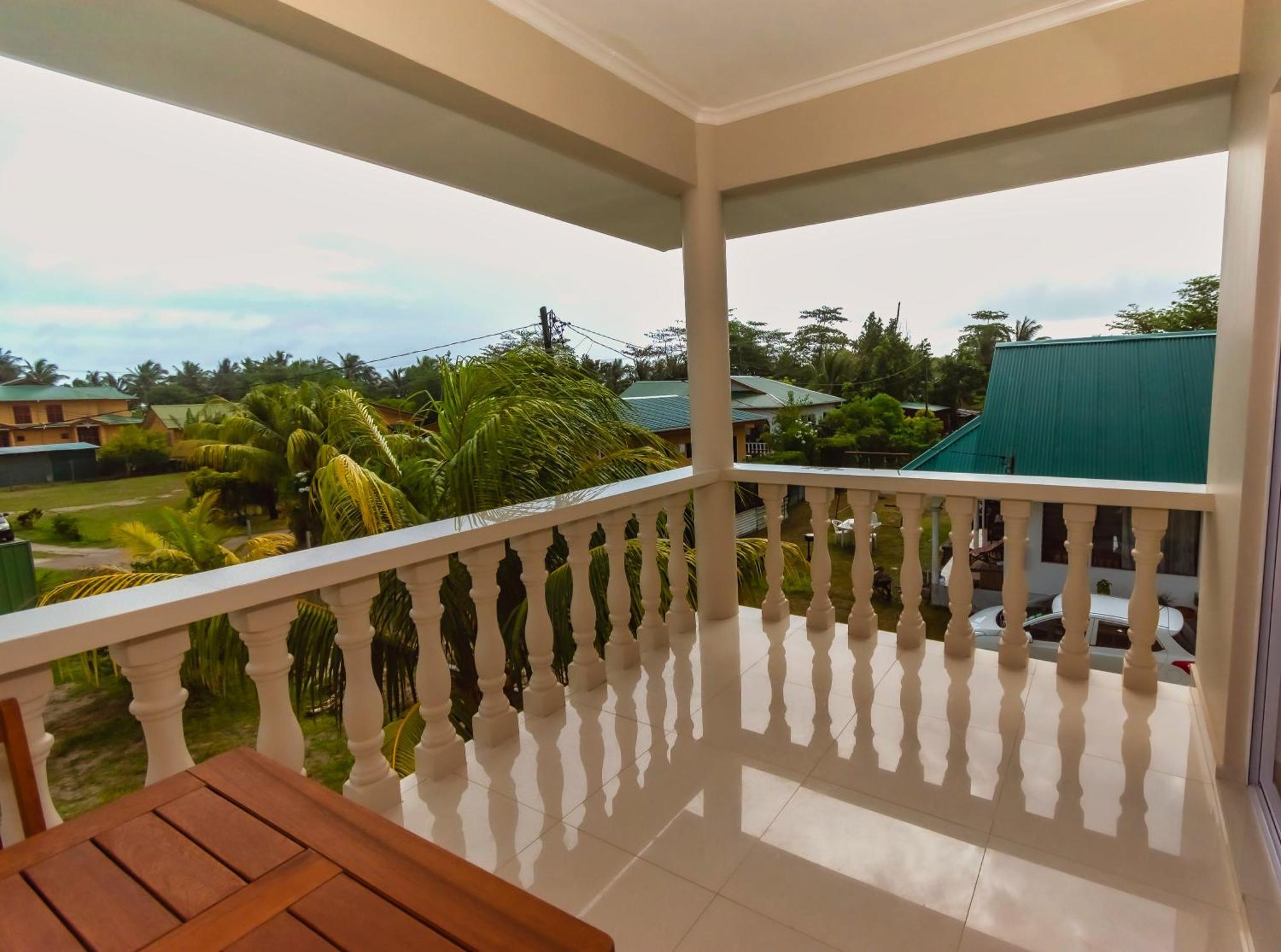 Blue Sky Self Catering Apartment Grand Anse  Exterior photo