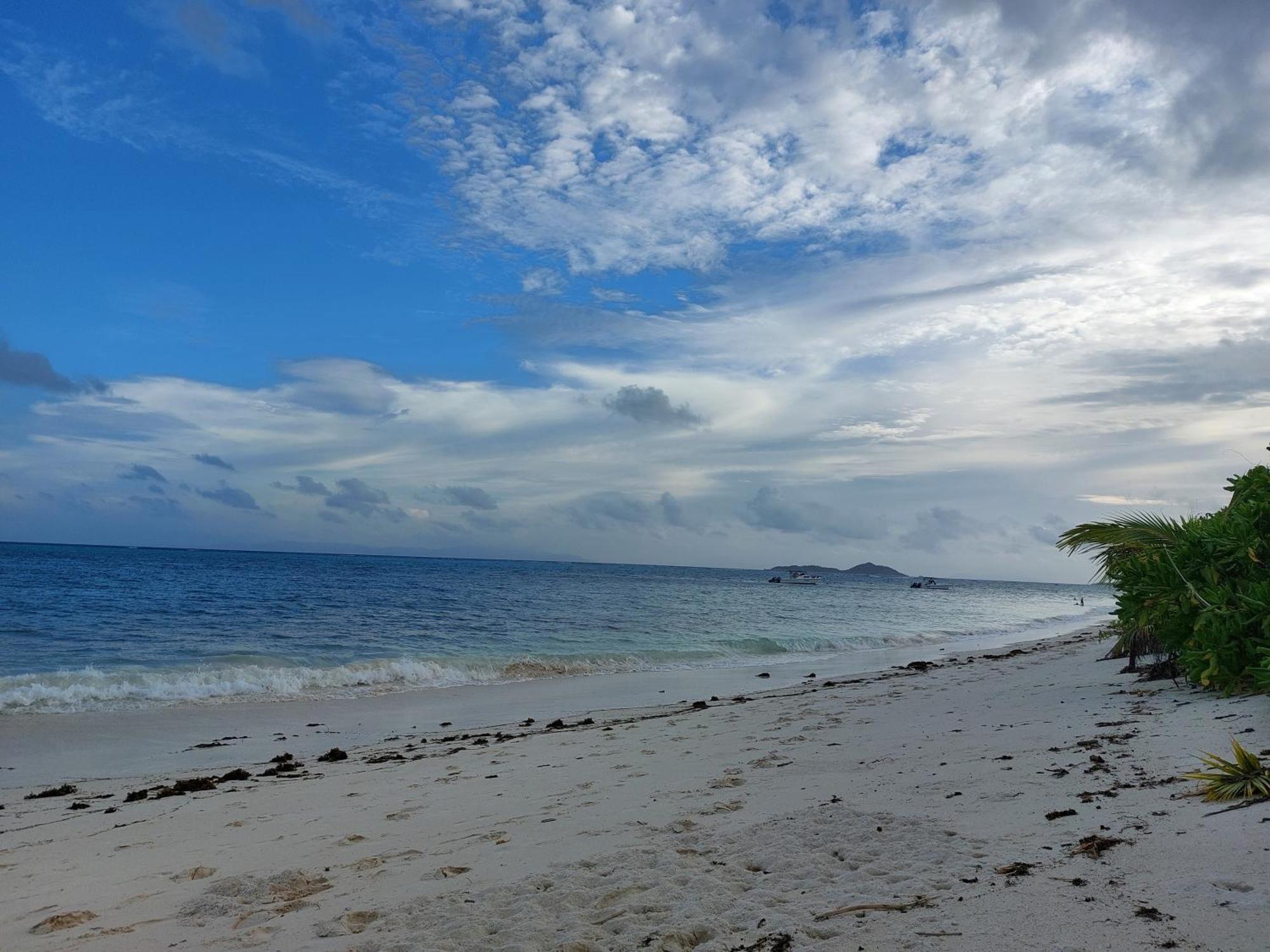 Blue Sky Self Catering Apartment Grand Anse  Exterior photo