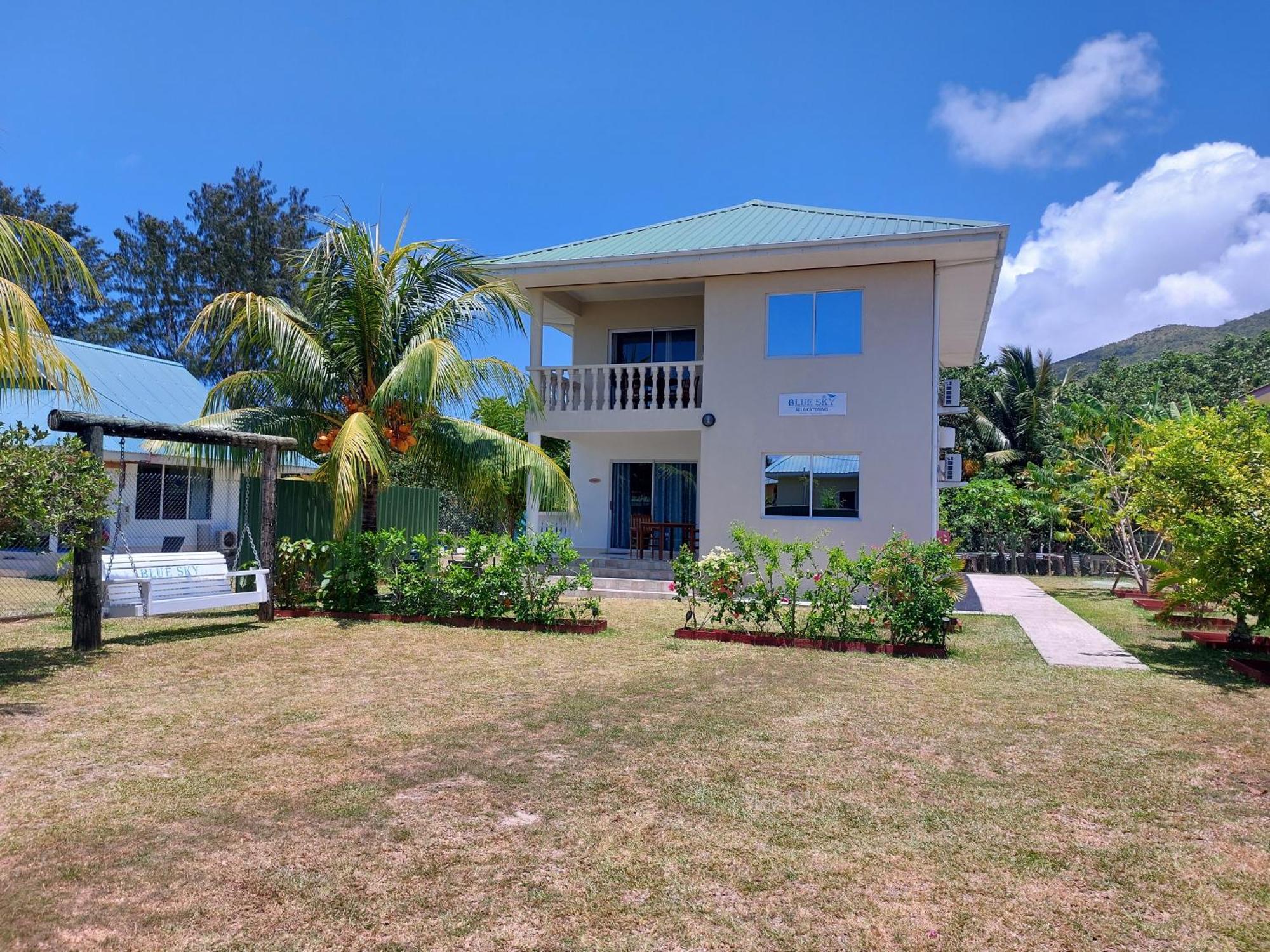 Blue Sky Self Catering Apartment Grand Anse  Exterior photo