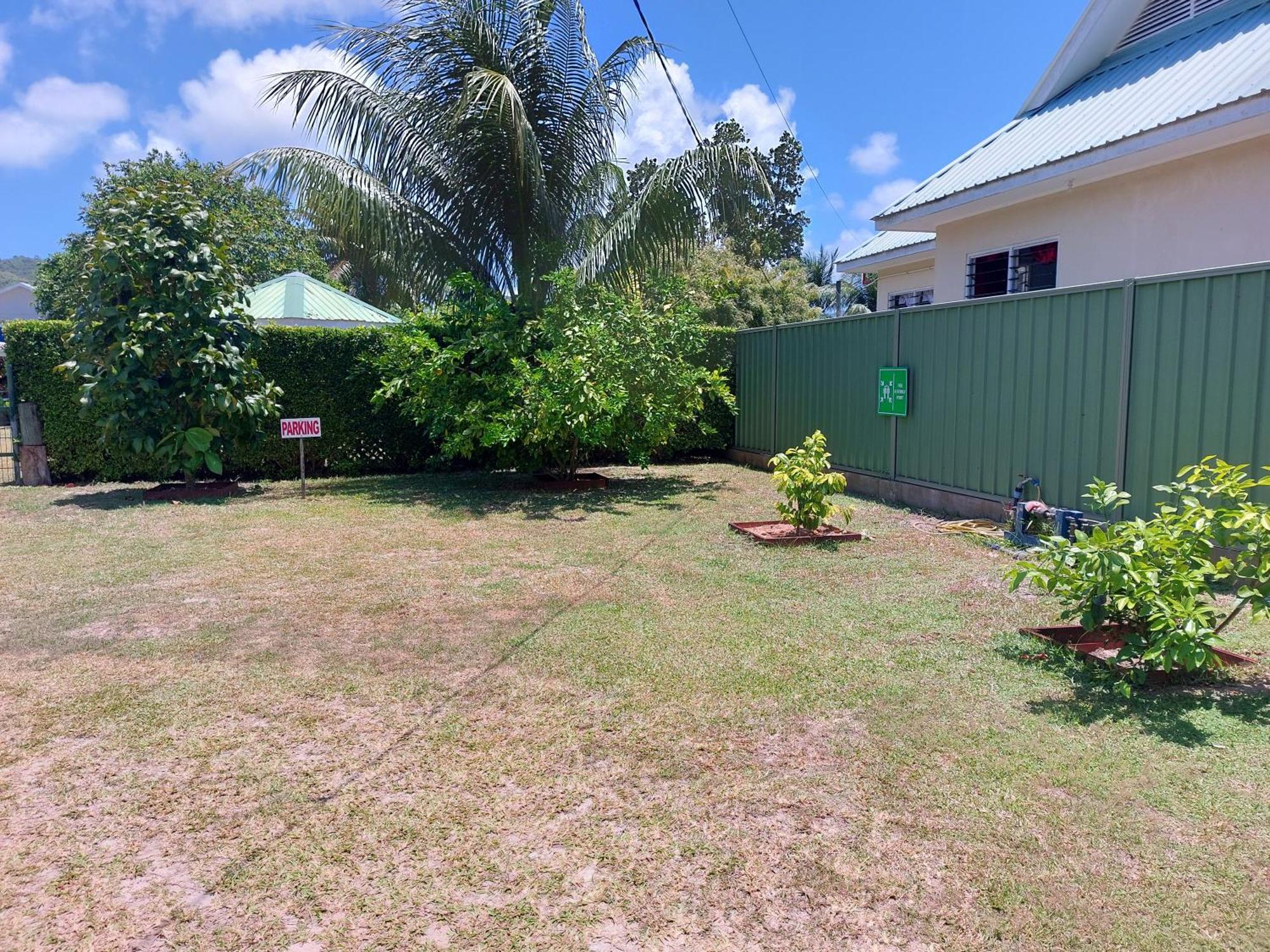 Blue Sky Self Catering Apartment Grand Anse  Exterior photo